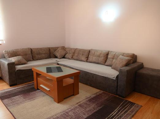 Mb Apartments Jagodina Bagian luar foto