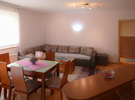 Mb Apartments Jagodina Bagian luar foto